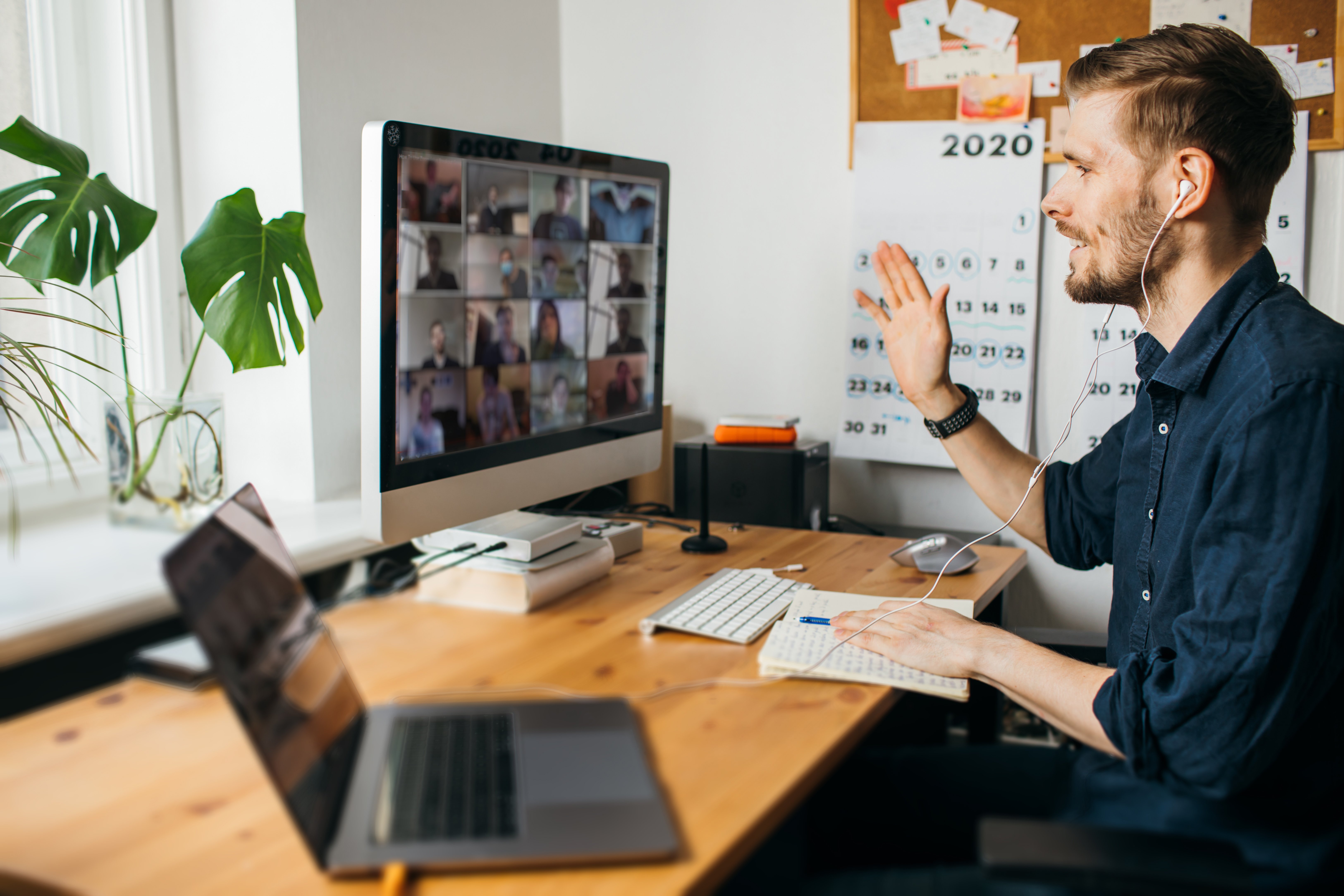 man sharing  microsoft teams training tips with his team